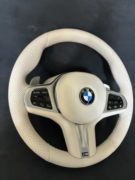 더핸들 BMW X7 40i xDrive G07 M 스포츠 핸들 컬러변경 / 베이지 가죽 전체 교체 작업 / 남양주 별내면