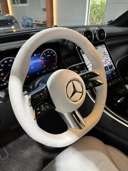 [더핸들]벤츠 GLC300 4MATIC AMG Line 핸들 가죽 컬러 변경 & 가죽교체 작업 (화이트 핸들) / 남양주 별내면