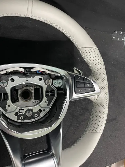 벤츠 cls63 amg w218 핸들가죽 컬러변경! / 남양주 별내면