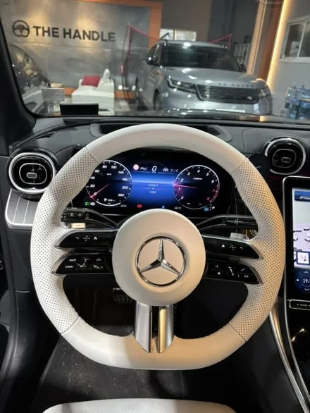 [더핸들]벤츠 GLC300 4MATIC AMG Line 핸들 가죽 컬러 변경 & 가죽교체 작업 (화이트 핸들) / 남양주 별내면