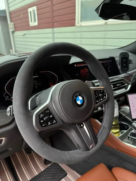 BMW X6 M60i G06 순정 가죽 핸들 → 알칸타라 핸들 리메이크 (by 더핸들) / 남양주 별내면
