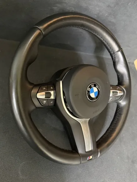 BMW 520d F10 핸들가죽교체 복원 오래된 순정가죽의 끈적임과 번들거림, 가죽교체로 깔끔하게![더핸들] / 남양주 별내면