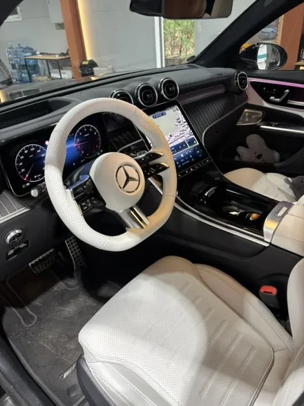 [더핸들]벤츠 GLC300 4MATIC AMG Line 핸들 가죽 컬러 변경 & 가죽교체 작업 (화이트 핸들) / 남양주 별내면