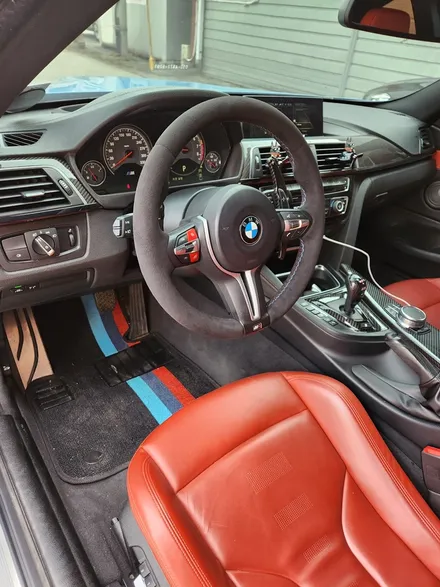 더핸들 bmw m4 f82 알칸타라핸들 작업 / 남양주 별내면