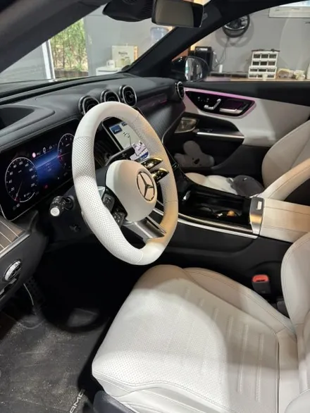 [더핸들]벤츠 GLC300 4MATIC AMG Line 핸들 가죽 컬러 변경 & 가죽교체 작업 (화이트 핸들) / 남양주 별내면