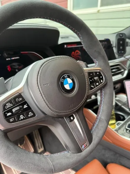BMW X6 M60i G06 순정 가죽 핸들 → 알칸타라 핸들 리메이크 (by 더핸들) / 남양주 별내면