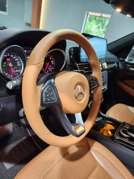 벤츠 GLS 350d 4MATIC X166 핸들컬러변경 가죽교체 작업 – 더핸들 / 남양주 별내면