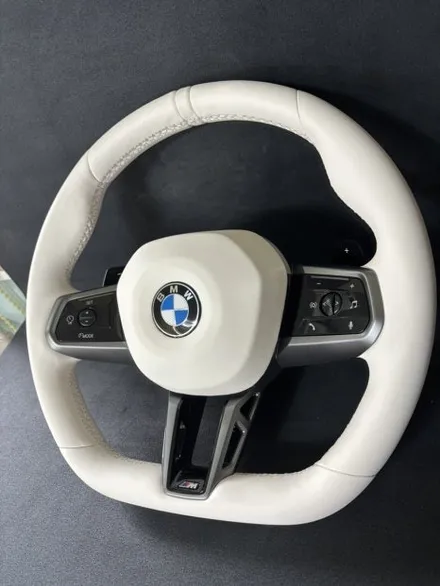 더핸들 BMW 520i G60 검정핸들 → 스모크화이트 가죽교체 컬러변경 작업 / 남양주 별내면