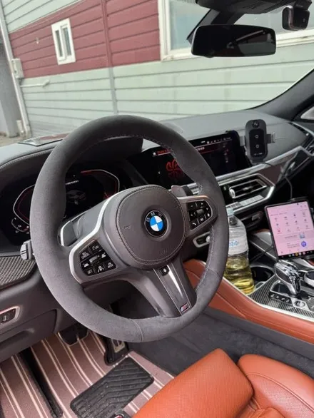 BMW X6 M60i G06 순정 가죽 핸들 → 알칸타라 핸들 리메이크 (by 더핸들) / 남양주 별내면