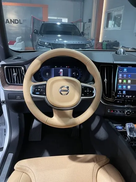 볼보 XC60 핸들 엠버 브라운 가죽 컬러변경 가죽교체 작업 | 더핸들 / 남양주 별내면