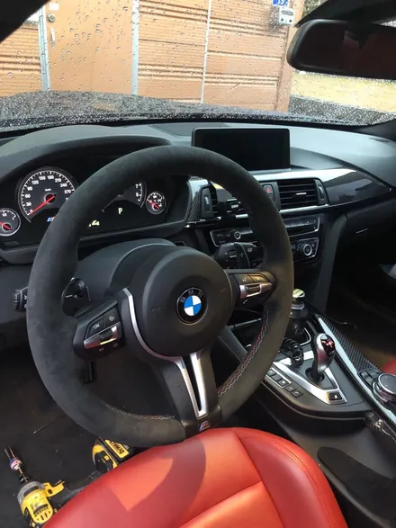 더핸들 bmw m4 핸들샤무드@작업/핸들가죽교체/핸들튜닝/핸들알칸타라/핸들샤무드@/디컷핸들/우드핸들/핸들복원/핸들가죽복원 / 남양주 별내면