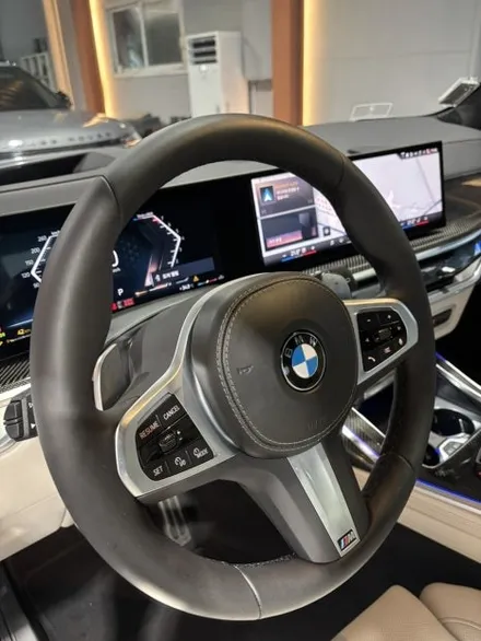 더핸들 BMW X7 40i xDrive G07 M 스포츠 핸들 컬러변경 / 베이지 가죽 전체 교체 작업 / 남양주 별내면