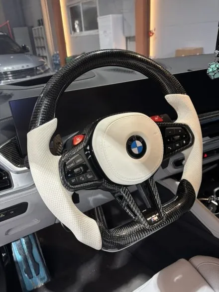 BMW X6M — 카본 디컷 튜닝 베이지핸들 → 블랙 타공 가죽·삼색 스티치 작업 / 남양주 별내면
