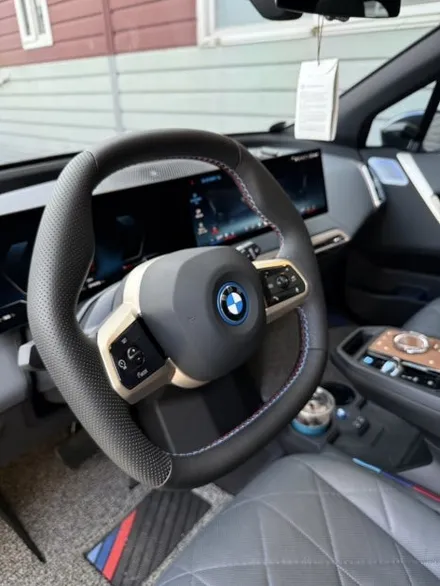 [더핸들]BMW iX xDrive 50 스포츠 플러스 핸들 가죽교체 복원 작업! / 남양주 별내면