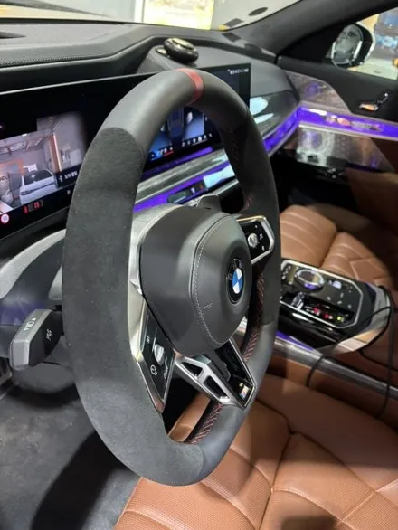 [더핸들] BMW 7시리즈 (G70) 740i xDrive M 스포츠 핸들 가죽교체 알칸타라 작업 / 남양주 별내면