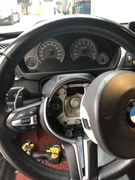 bmw m4 f82 m핸들 가죽교체 작업입니다^^ / 남양주 별내면