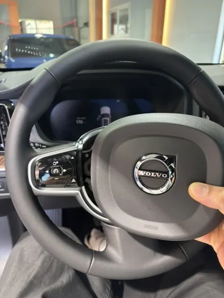 더핸들 볼보 xc60 핸들컬러변경 가죽교체 작업 / 남양주 별내면