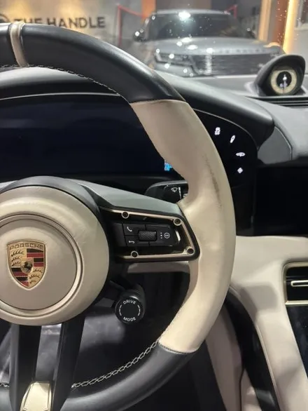 [Porsche Taycan] 포르쉐 타이칸 핸들 가죽 교체 복원 - THE HANDLE / 남양주 별내면