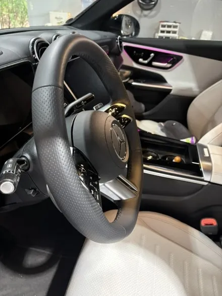 [더핸들]벤츠 GLC300 4MATIC AMG Line 핸들 가죽 컬러 변경 & 가죽교체 작업 (화이트 핸들) / 남양주 별내면