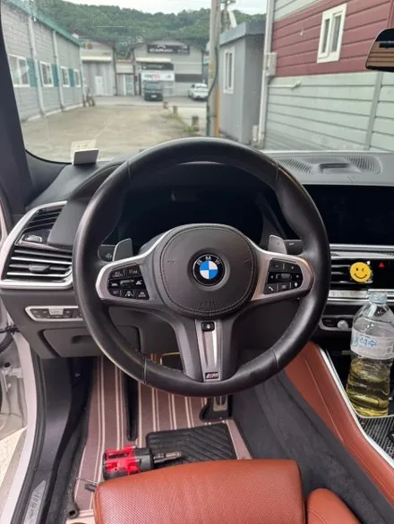 BMW X6 M60i G06 순정 가죽 핸들 → 알칸타라 핸들 리메이크 (by 더핸들) / 남양주 별내면