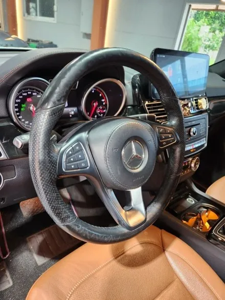 벤츠 GLS 350d 4MATIC X166 핸들컬러변경 가죽교체 작업 – 더핸들 / 남양주 별내면