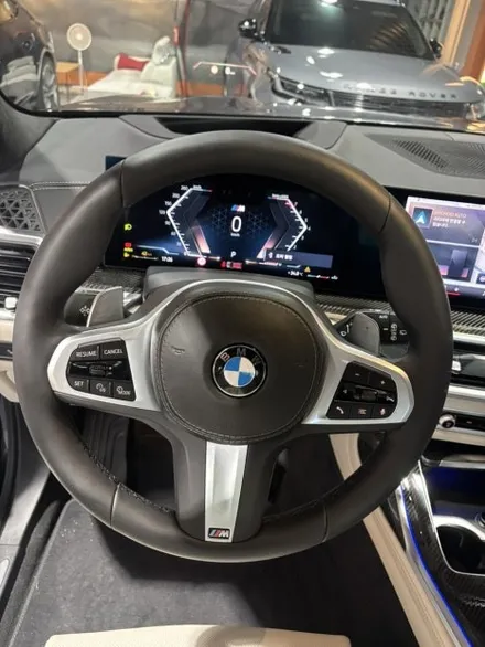 더핸들 BMW X7 40i xDrive G07 M 스포츠 핸들 컬러변경 / 베이지 가죽 전체 교체 작업 / 남양주 별내면