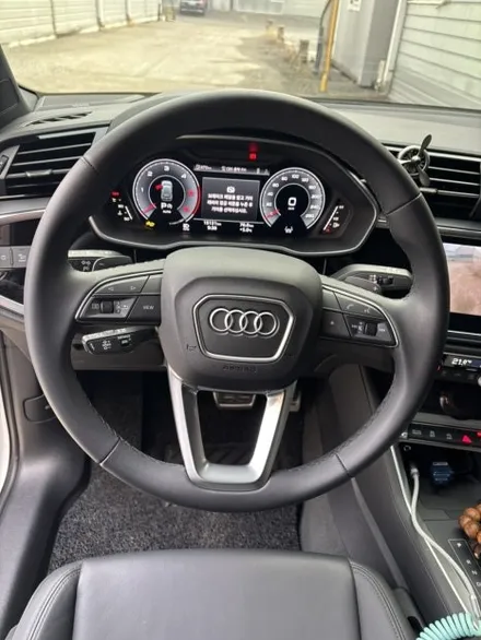 더핸들 - 아우디 Q3 35TDI F3 핸들가죽 감싸기 + 두께보강 작업 / 남양주 별내면