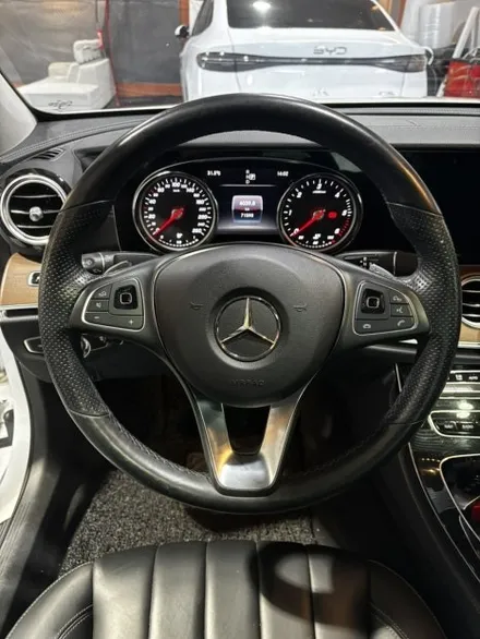 [더핸들 광주점] 벤츠 E220d W213 핸들복원 오염된 핸들, 순정 스타일 그대로 가죽교체! / 남양주 별내면