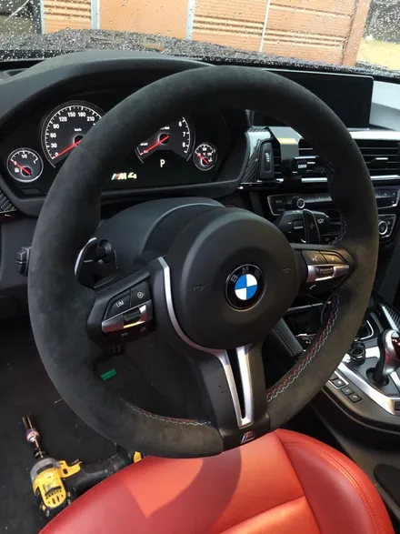 더핸들 bmw m4 핸들샤무드@작업/핸들가죽교체/핸들튜닝/핸들알칸타라/핸들샤무드@/디컷핸들/우드핸들/핸들복원/핸들가죽복원 / 남양주 별내면