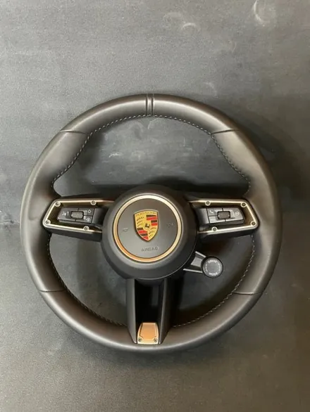 [더핸들]포르쉐 타이칸 핸들컬러변경 가죽교체 작업 (보르도레드) / 남양주 별내면