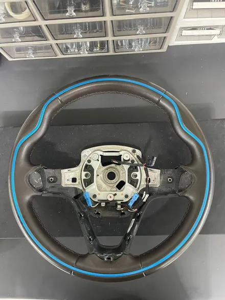 bmw i8 핸들가죽교체! 더핸들본점 / 남양주 별내면