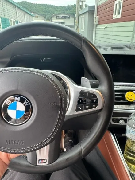 BMW X6 M60i G06 순정 가죽 핸들 → 알칸타라 핸들 리메이크 (by 더핸들) / 남양주 별내면