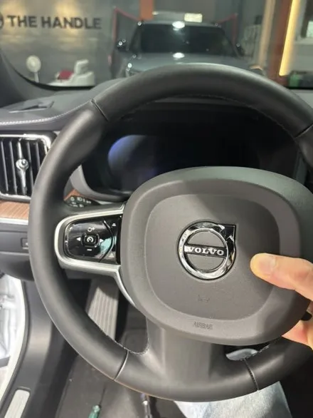 볼보 XC60 핸들 엠버 브라운 가죽 컬러변경 가죽교체 작업 | 더핸들 / 남양주 별내면