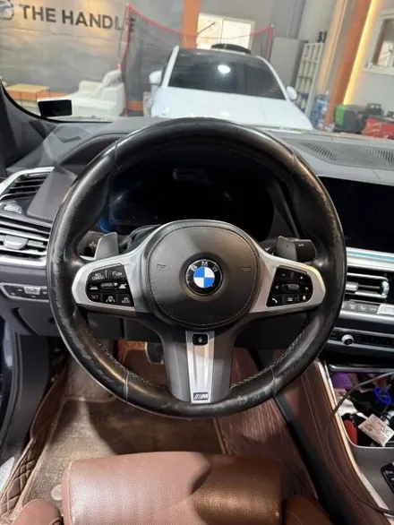[더핸들] BMW X6 (G06) xDrive30d M 스포츠 핸들 가죽교체 복원작업! 손상된 핸들이 새핸들로 변신 / 남양주 별내면