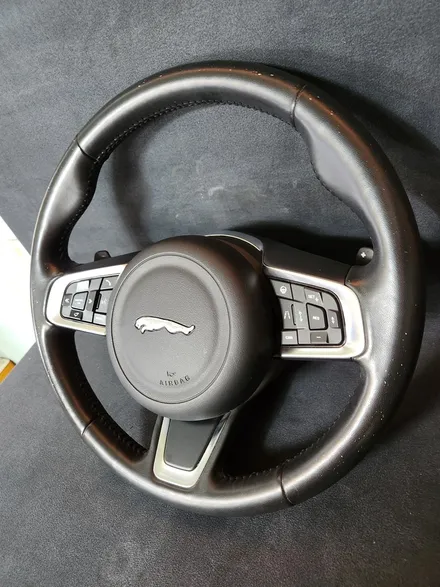 더핸들 재규어 f-pace 핸들컬러변경 가죽교체 작업 / 남양주 별내면