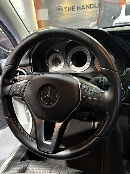벤츠 GLK X204 핸들복원 가죽교체 작업 손상되고 오염된 순정 핸들, 새 가죽으로 신차처럼 복원! | 더핸들 광주점 / 남양주 별내면