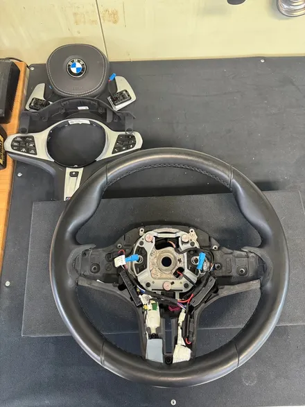 BMW X6 M60i G06 순정 가죽 핸들 → 알칸타라 핸들 리메이크 (by 더핸들) / 남양주 별내면