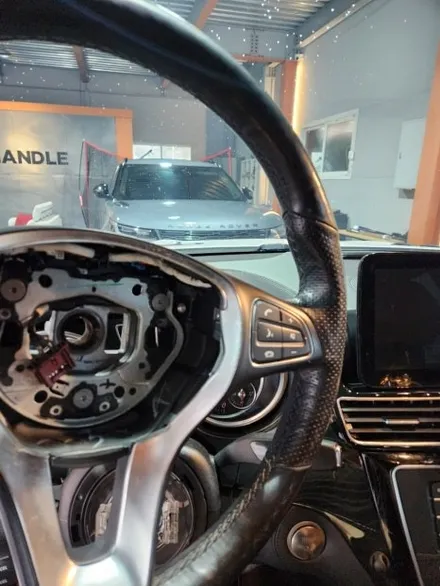 벤츠 GLS 350d 4MATIC X166 핸들컬러변경 가죽교체 작업 – 더핸들 / 남양주 별내면