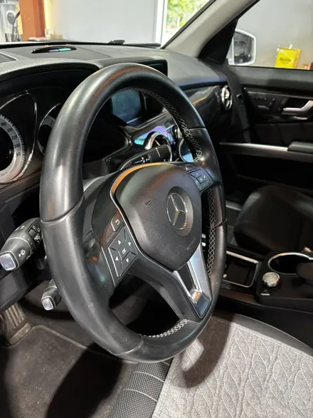 벤츠 GLK X204 핸들복원 가죽교체 작업 손상되고 오염된 순정 핸들, 새 가죽으로 신차처럼 복원! | 더핸들 광주점 / 남양주 별내면