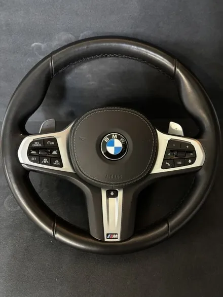 BMW X5 (G05) xDrive45e M 스포츠 핸들가죽복원 | 순정 그대로의 감성을 되살린 가죽교체 작업 - 더핸들 / 남양주 별내면
