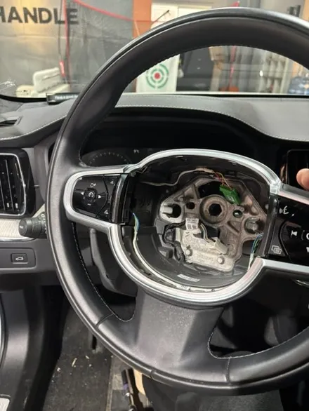 [더핸들] 볼보 XC60 핸들 컬러변경 가죽교체 작업 / 남양주 별내면