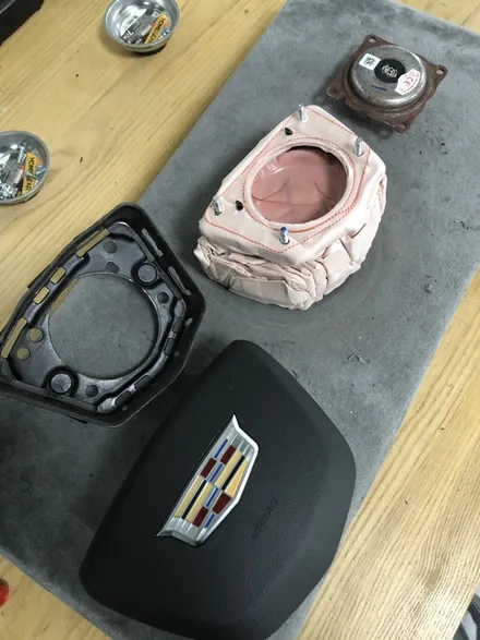 캐딜락 ct6 핸들가죽교체 및 핸들에어백커버 가죽감싸기작업!! / 남양주 별내면