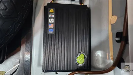 W212 벤츠 E220d 블랙박스 상시 녹화를 위한 보조배터리 시공!! / 창원, 마산, 진해