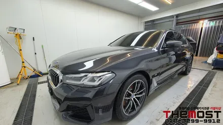 BMW 5시리즈 레인보우 i90블랙 비반사비금속 썬팅의 최강성능 서울 강서구 마포구 은평구 서대문구 수입차 썬팅 신차패키지 전문점 더모스트 / 고양, 일산, 파주, 은평