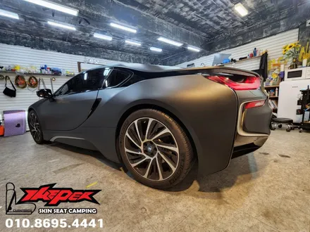 BMW I8 무광블랙 전체랩핑 / 블루 포인트랩핑 / 카스킨 / 카인테리어 / 카시트 / 카커스텀 전문 더퍼 THEPER / 중랑구, 동대문, 광진구, 성동구