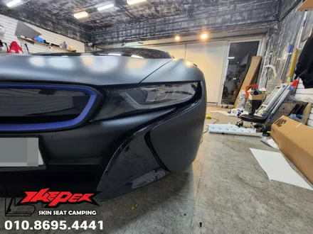 BMW I8 무광블랙 전체랩핑 / 블루 포인트랩핑 / 카스킨 / 카인테리어 / 카시트 / 카커스텀 전문 더퍼 THEPER / 중랑구, 동대문, 광진구, 성동구