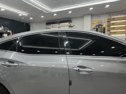 대전썬팅 재시공 열차단이 안되는 필름 제거후 로얄시리즈 썬팅으로 시공했습니다. / 대전 동구