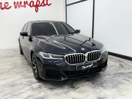 인천랩핑 BMW 5시리즈 시멘트컬러로 유명한 락그레이컬러로 전체랩핑 시공하였습니다 / 인천 서구 청라동