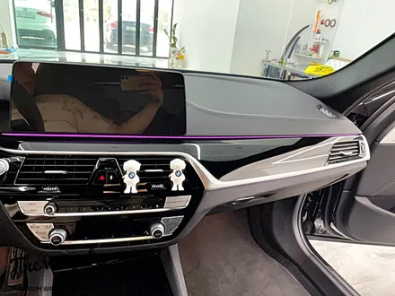 청라랩핑 BMW 5시리즈 LCI(G30) 실내카본랩핑이 이렇게 멋스럽죠(Feat. 크리스탈기어봉 교체) / 청라,인천,부천