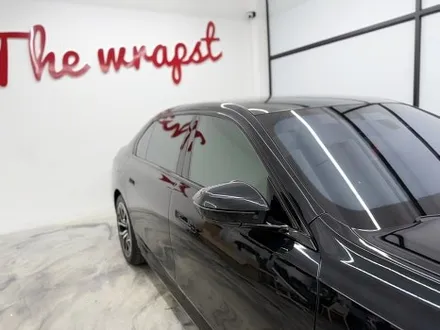 인천자동차랩핑 BMW 7시리즈 풀체인지 크롬죽이기 시공으로 완벽한 블랙팩 만들어봤습니다 / 인천 서구 청라동